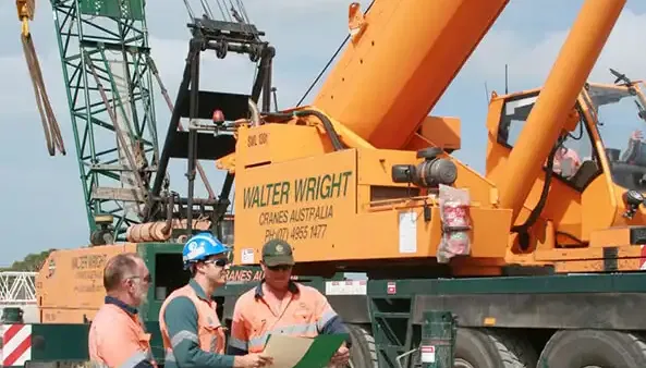 eSafetyFirst - Sécurité des grues au Canada : Assurer la sécurité et la productivité des sites de travail